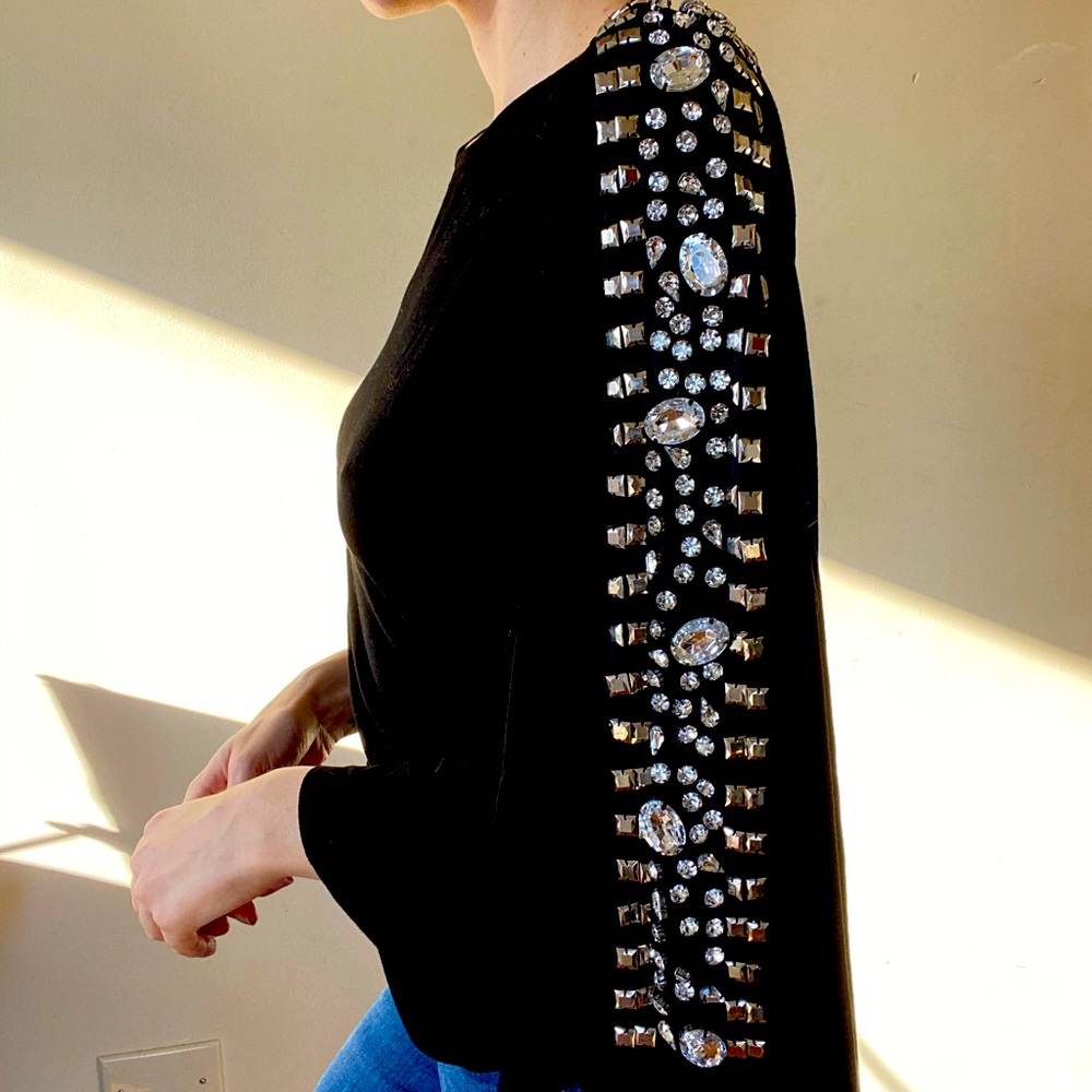 statement sleeve Bebe top. Can be worn as a dress or made into a top!